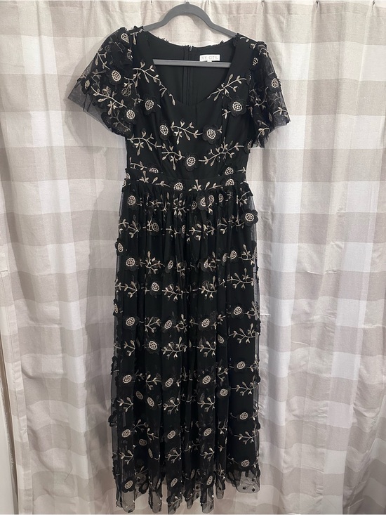 Ivy City Co Dresses & Skirts - Ivy City Co Black Maxi Dress with Gold Floral Embroidery